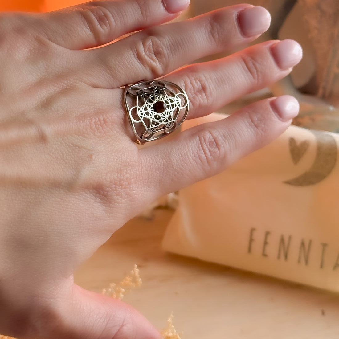 Anillo Metatrón con Ojo de Tigre 🛡