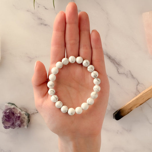 🤍 Pulsera de Howlita Blanca: Calma y Relajación Mental 🧘‍♀️✨